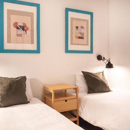 Spacious & Sunny Apt With Terrace In The City Center バルセロナ エクステリア 写真