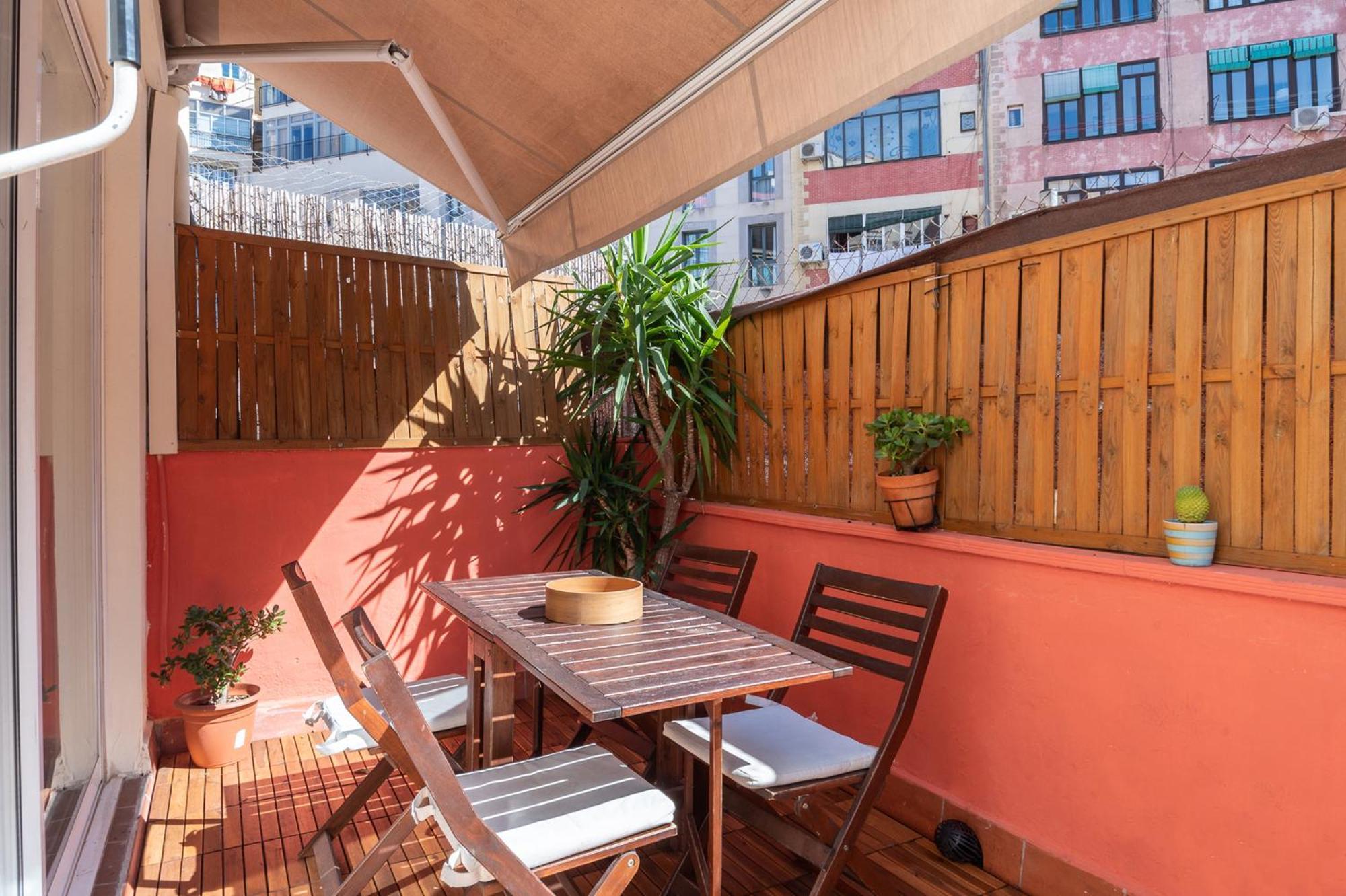 Spacious & Sunny Apt With Terrace In The City Center バルセロナ エクステリア 写真