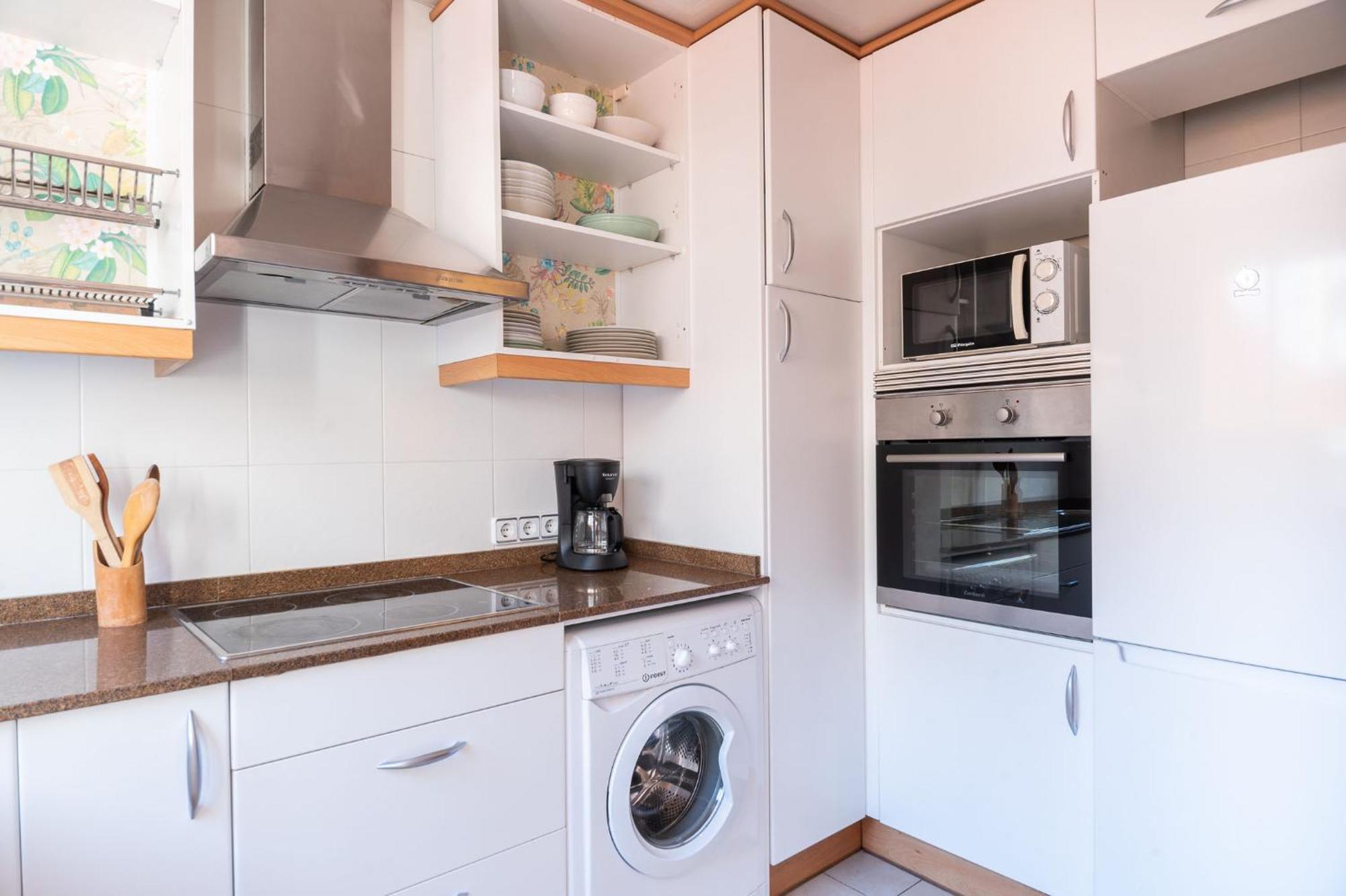 Spacious & Sunny Apt With Terrace In The City Center バルセロナ エクステリア 写真