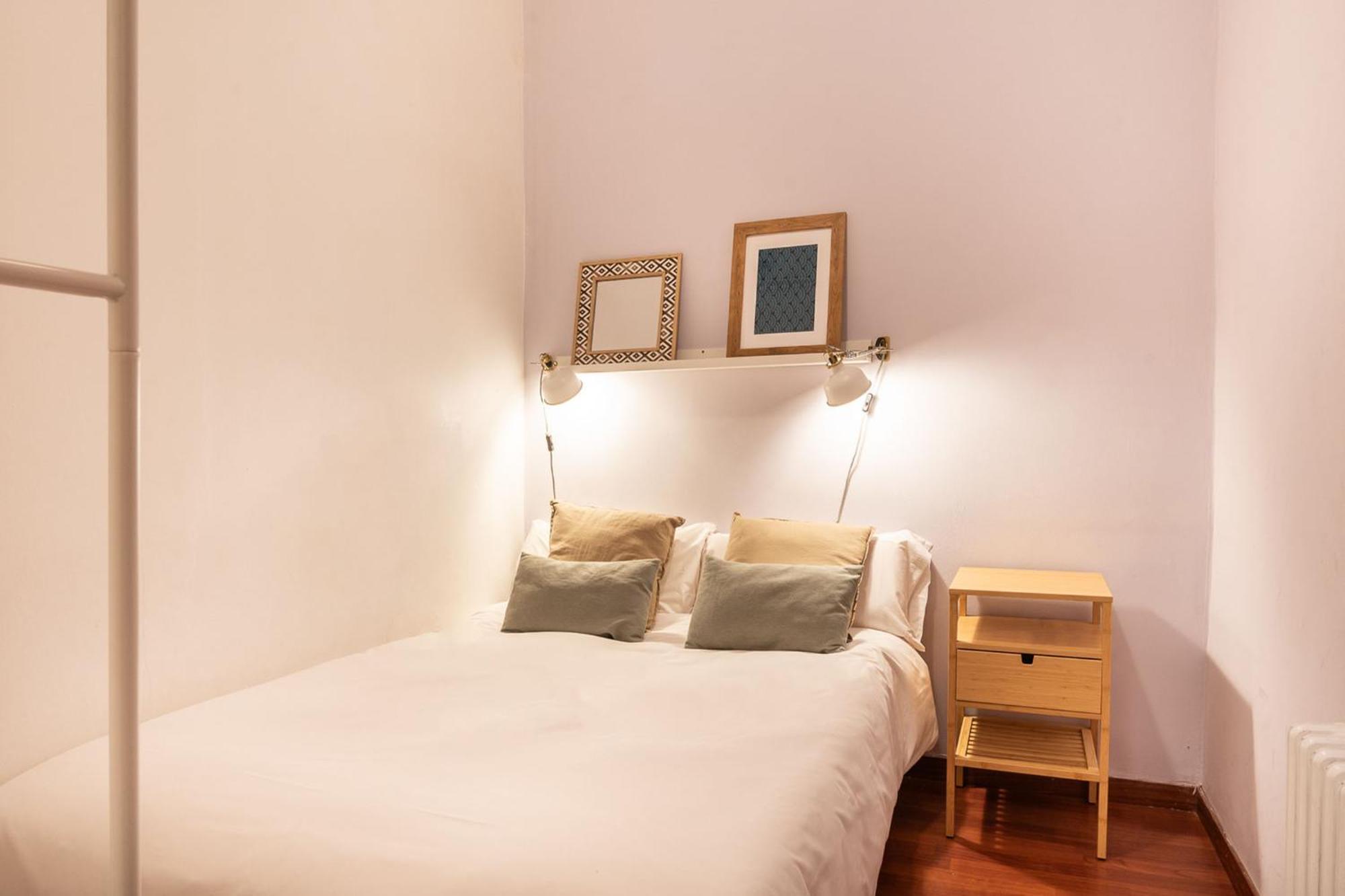 Spacious & Sunny Apt With Terrace In The City Center バルセロナ エクステリア 写真