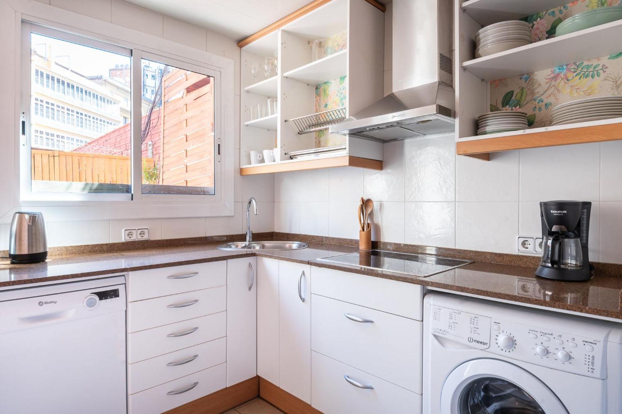 Spacious & Sunny Apt With Terrace In The City Center バルセロナ エクステリア 写真