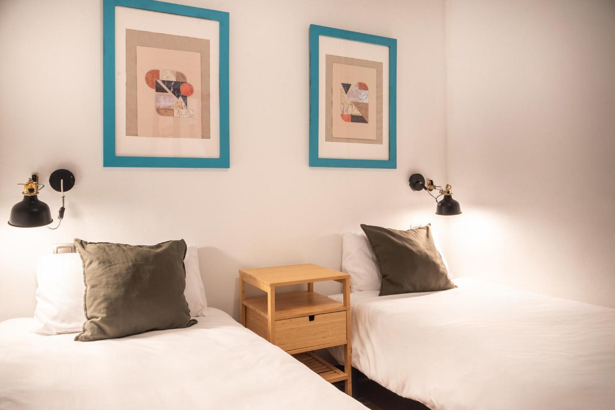 Spacious & Sunny Apt With Terrace In The City Center バルセロナ エクステリア 写真