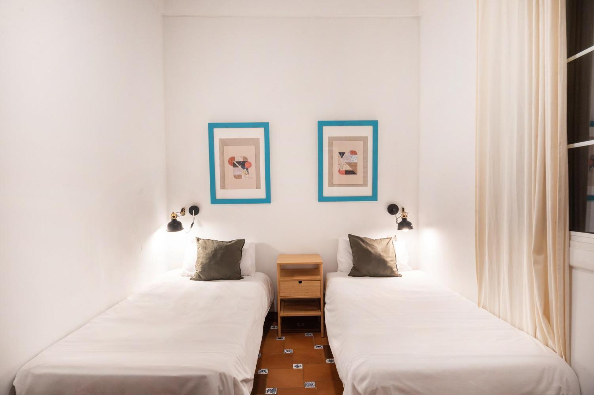 Spacious & Sunny Apt With Terrace In The City Center バルセロナ エクステリア 写真